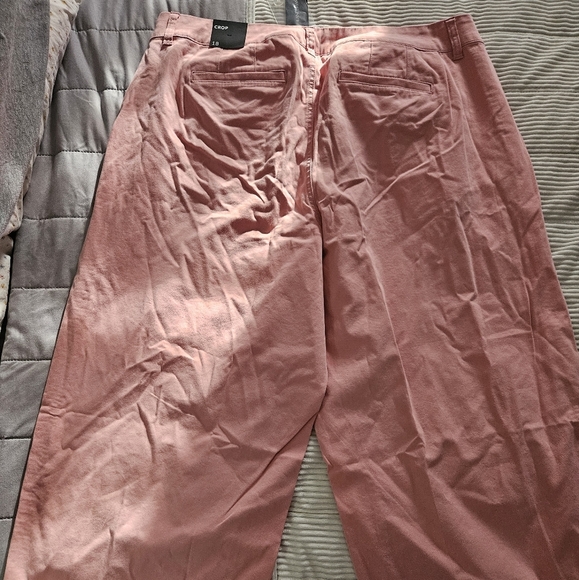 Lane Bryant Pink Cropped Pants Size 18 NWT - Picture 7 of 15